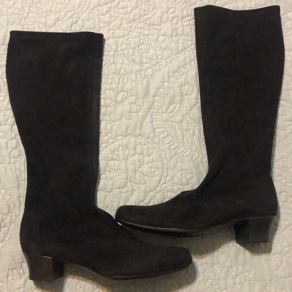 Munro Black Suede Low Heeled Pull On Boots